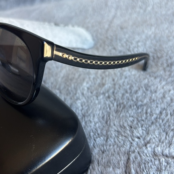 COACH 55mm Gradient Round Sunglasses HC8321 in Black NWT - Picture 4 of 8